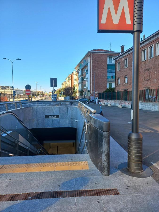 A Due Passi Metro Italia '61 Daire Torino Dış mekan fotoğraf